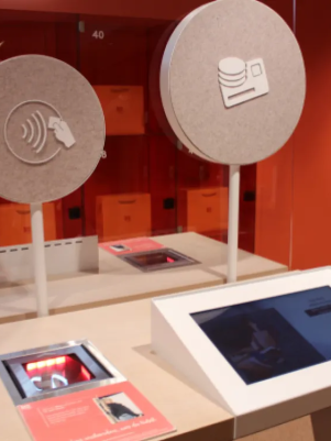 Bonprix Smart Retail RFID Display