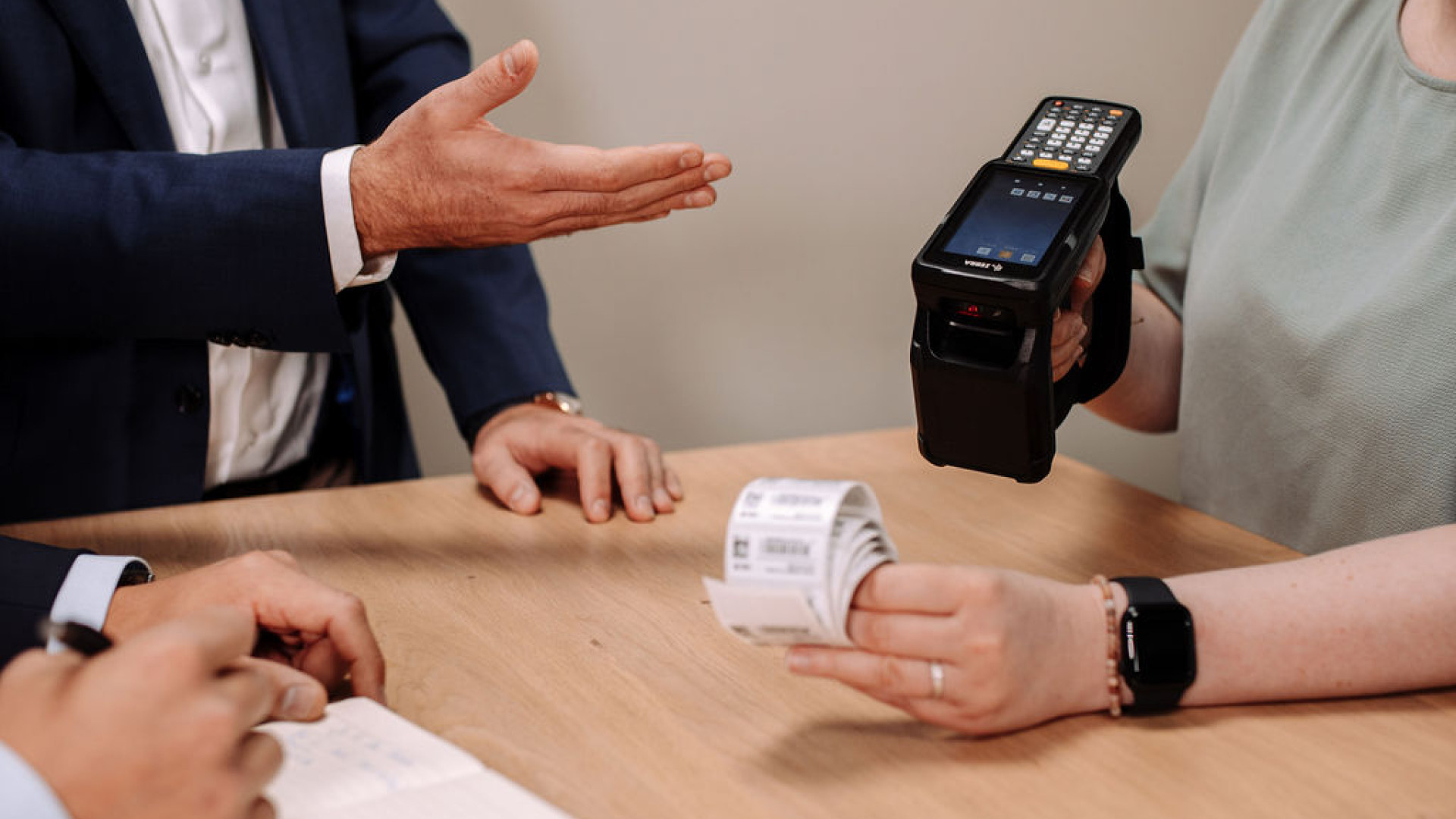 RFID handheld scanner demo