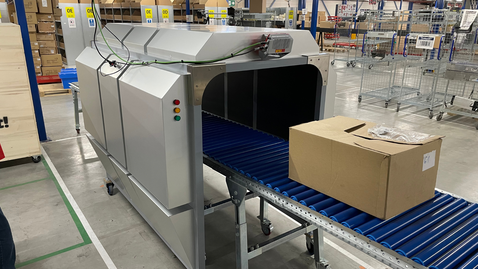 RFID tunnel system side view