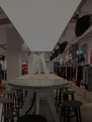 store with dots